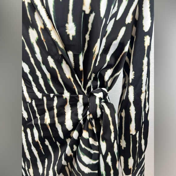 House of Harlow 1960 x Revolve Satin Wrap Shirt Mini Dress – Size Large - Picture 2 of 7